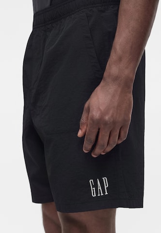 GAP Regular Панталон в черно
