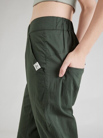 Maloja - Tapered Pantalón de montaña 'Fliegenpilz' en verde