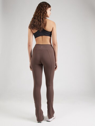 NIKE Skinny Παντελόνι φόρμας 'ONE' σε καφέ