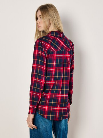 Chemisier ' ' Apricot en rouge