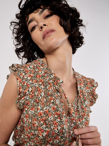 Apricot Ditsy Floral Ruffle Sleeve Top ' ' in Grün