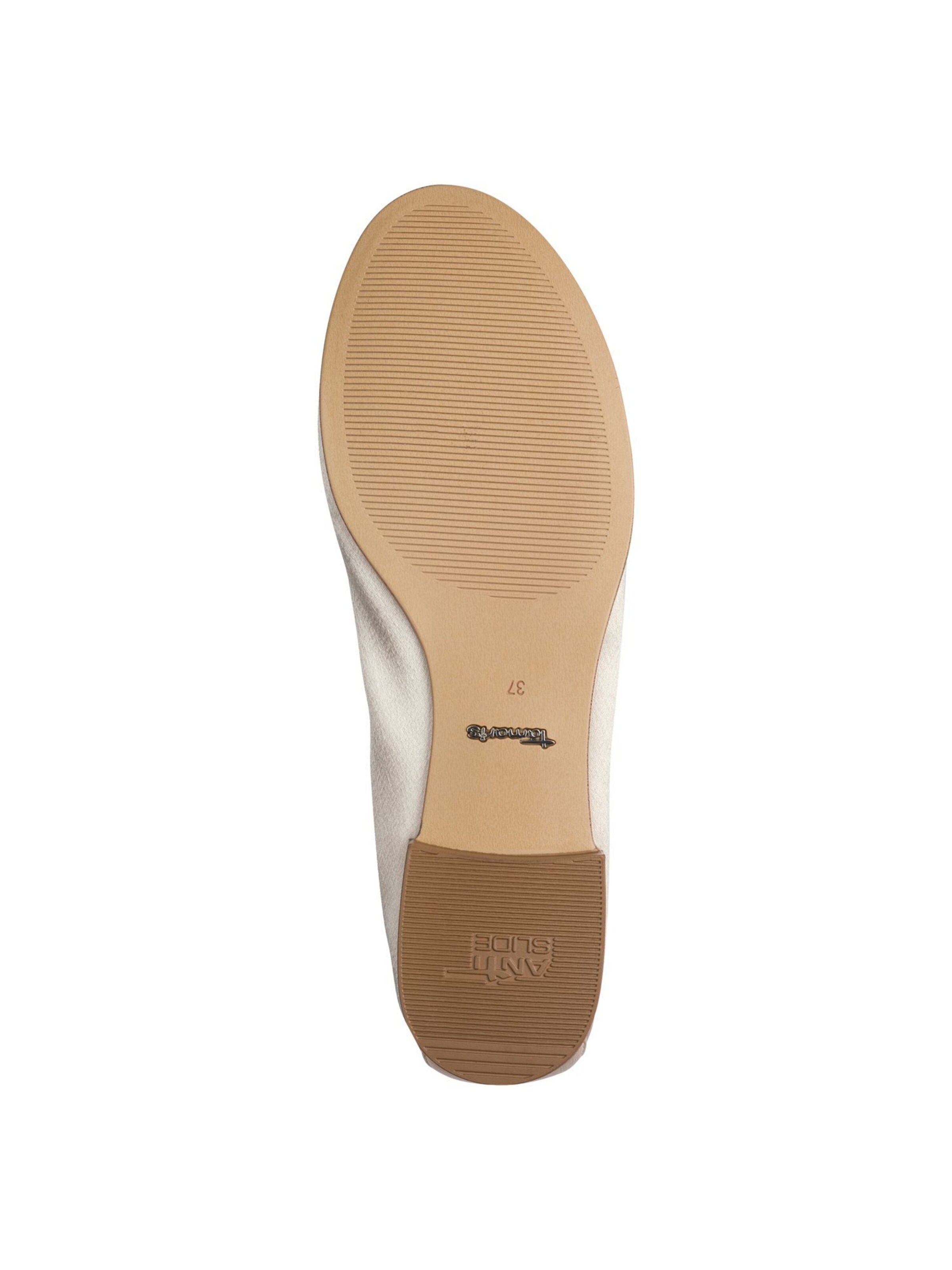 Tamaris Ballet Flats in White