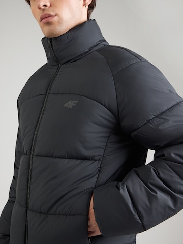 4F Μπουφάν πεζοπορίας σε μαύρο