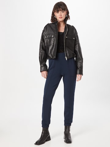 Effilé Pantalon b.young en bleu