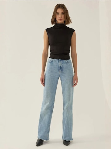 Hiccup Top in Black