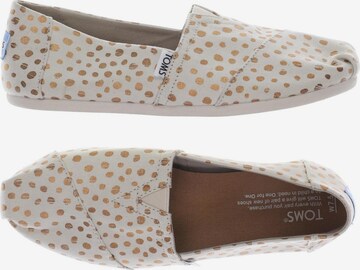 TOMS Flats & Loafers in 38 in White: front