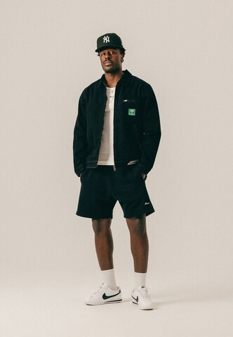 BLKVIS Normální Kalhoty – černá