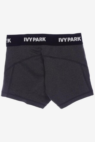 Ivy Park Shorts in XXS in Grey