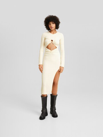 Bershka Kleid in Beige