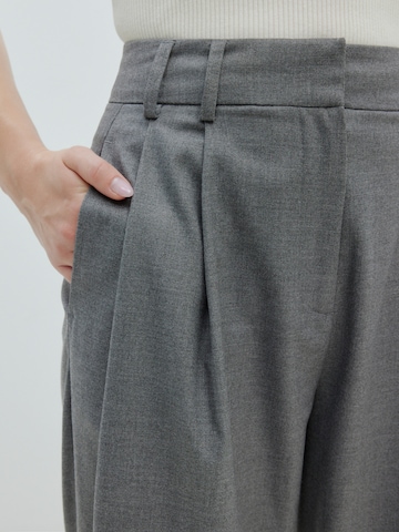 EDITED Loose fit Trousers 'Berte Tall' in Grey