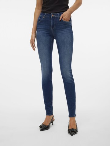 Slimfit Jeans 'LUX' di VERO MODA in blu: frontale