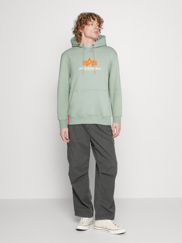 ALPHA INDUSTRIES Sweatshirt in Green