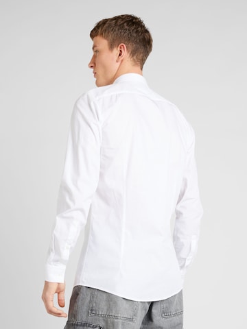 HUGO - Ajuste estrecho Camisa 'Erriko' en blanco