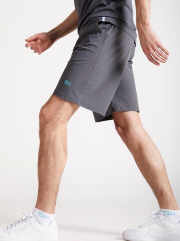 Regular Pantalon de sport 'Shorts' SPORTKIND en gris