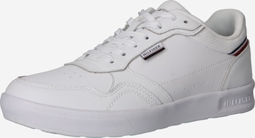 Sneaker low de la TOMMY HILFIGER pe alb: față