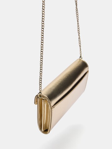 Pull&Bear Clutch in Gold