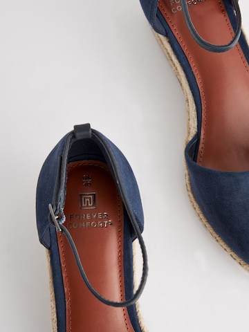 Next Sandalen met riem in Blauw