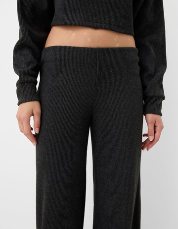 Wide Leg Pantalon Bershka en gris