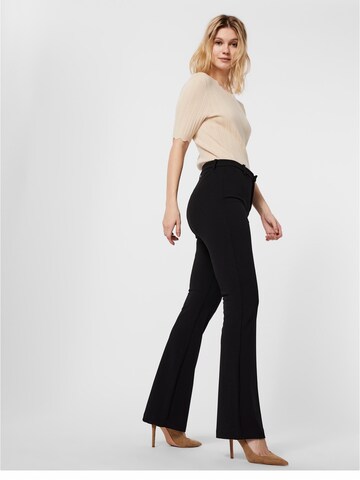 VERO MODA Flared Broek 'Amira' in Zwart