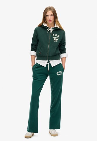 Bootcut Pantalon 'Athletic Essentials' Superdry en vert : devant