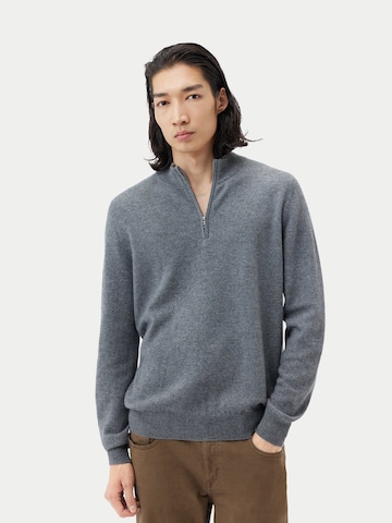 GOBI Cashmere Trui 'Cashmere Horse Jacquard Sweater' in Grijs: voorkant