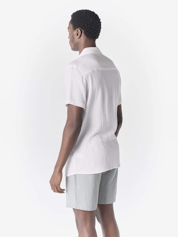 KOROSHI Regular fit Skjorta i vit