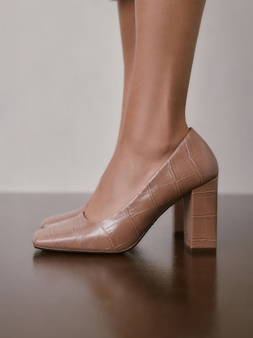 Décolleté di Next in marrone: frontale