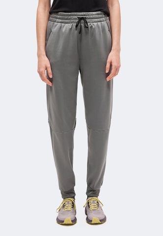 THE NORTH FACE Конический (Tapered) Штаны в спортивном стиле 'MOUNTAIN ATHLETICS' в Серый: спереди