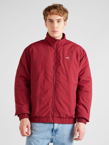 Tommy Jeans Tussenjas in Rood: voorkant