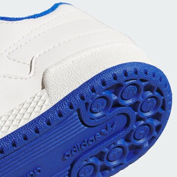 ADIDAS ORIGINALS - Zapatillas deportivas 'Forum' en blanco