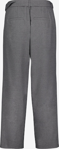 Betty Barclay Regular Pleat-Front Pants in Grey