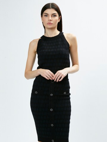 Top in maglia di Influencer in nero: frontale