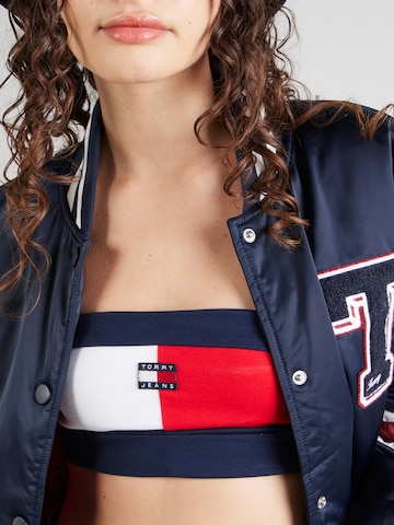 Top de la Tommy Jeans pe mai multe culori