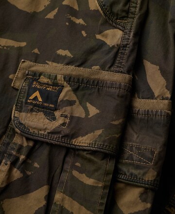 Superdry Loosefit Cargobroek in Bruin