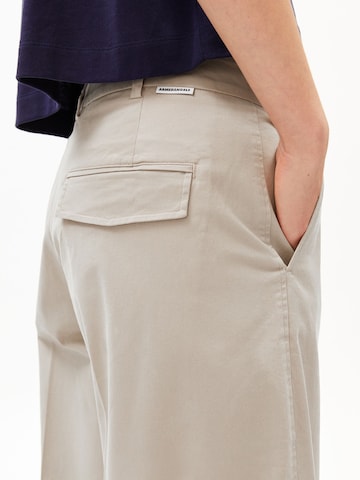 ARMEDANGELS Baggy Bandplooibroek 'BARREL TWILL' in Beige