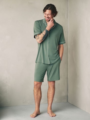 Next Pyjamas kort i grøn: forside