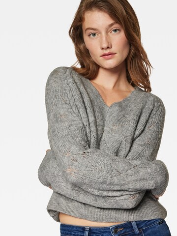 Mavi Sweater in Grey: front