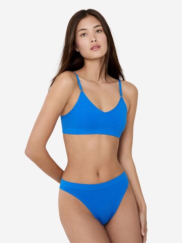 ETAM Thong 'Amande' in Blue: front