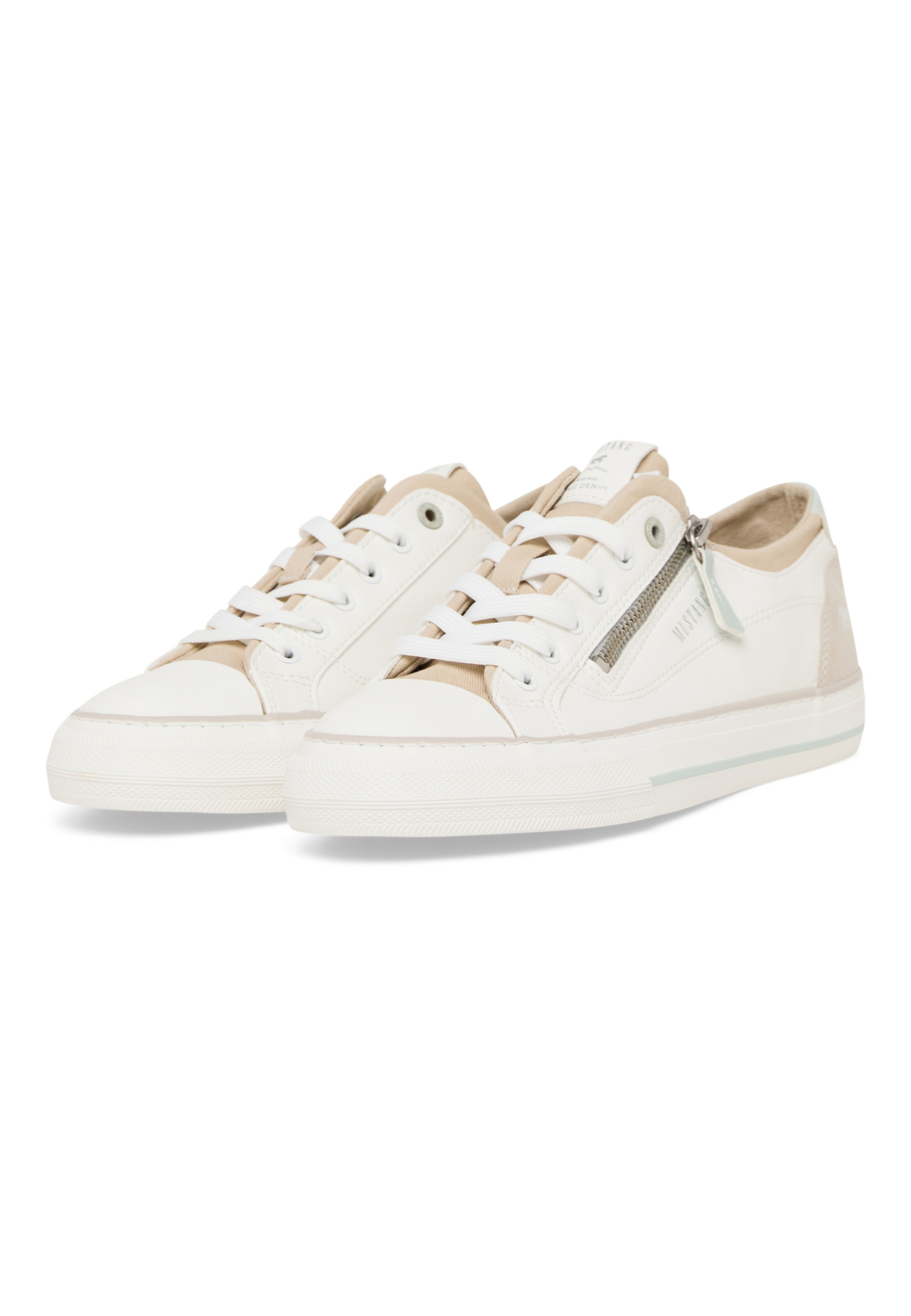 Baskets basses MUSTANG en blanc