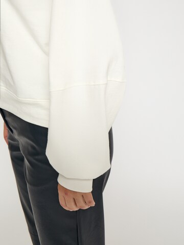 DESIRES - Sudadera 'Ember' en blanco