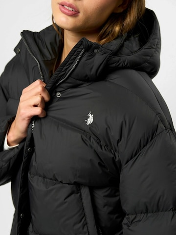 U.S. POLO ASSN. Přechodná bunda 'Greta' – černá