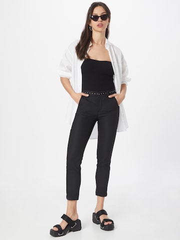 Coupe slim Pantalon chino 'Claudia Polyneo' FREEMAN T. PORTER en noir