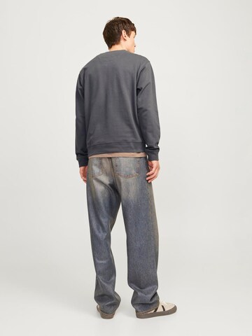 Felpa 'JJECharge' di JACK & JONES in grigio