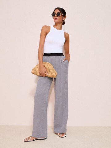 Friends Like These Široký strih Nohavice - Čierna