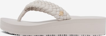 Flip-flops de la TOMMY HILFIGER pe alb: față