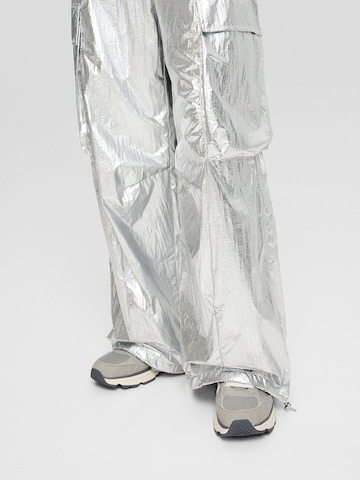 Bershka Loosefit Hose in Silber