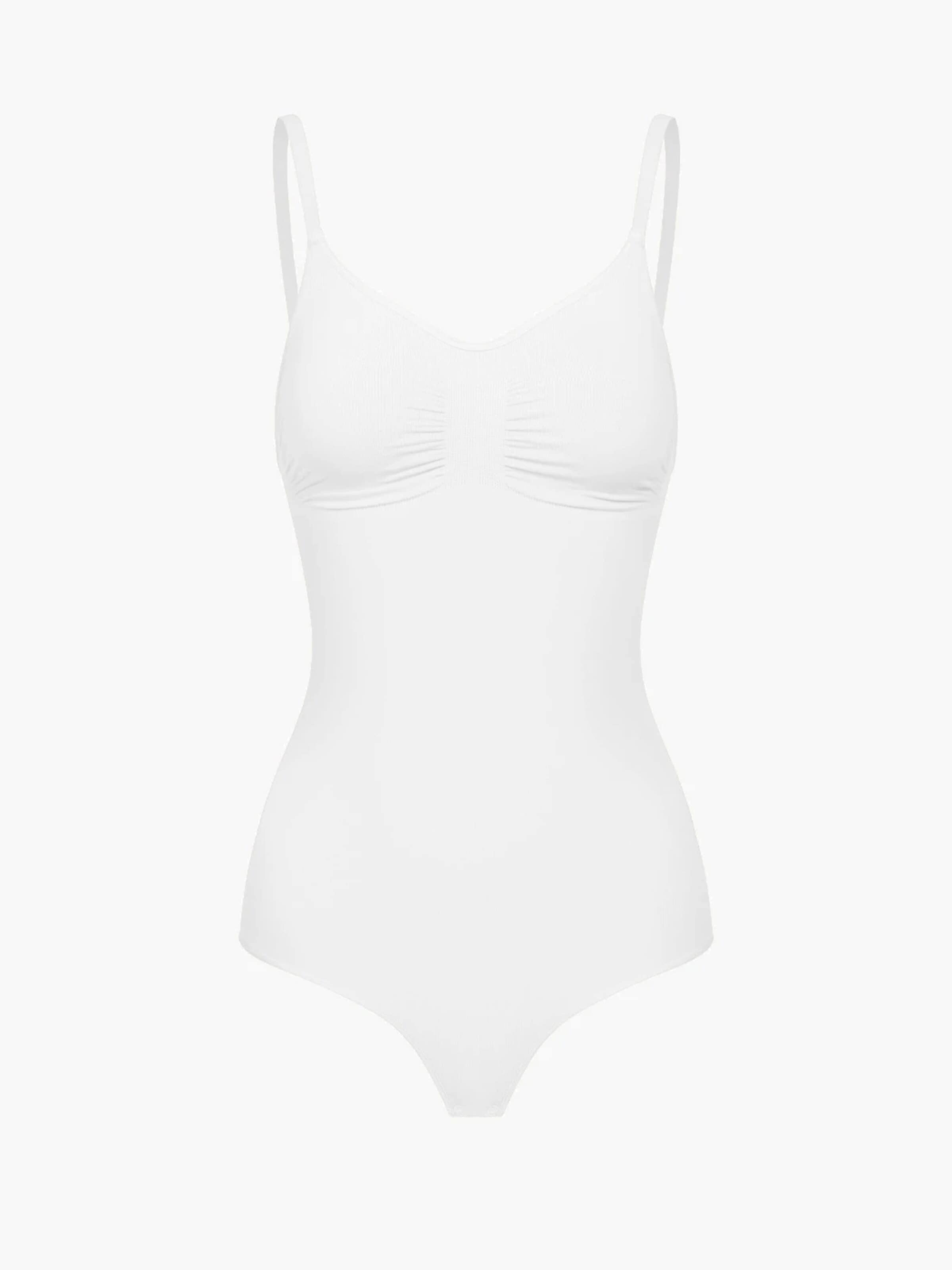 cfab (formerly creamy fabrics) Body modelant 'Sculpting Shapewear mit String' en XS en blanc, Vue avec produit