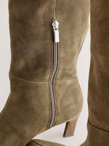 Next - Bota em verde