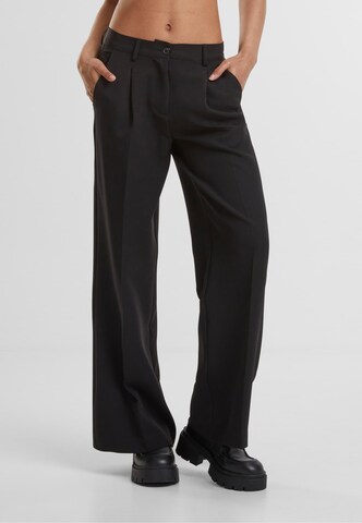 Urban Classics Wide leg Pleat-front trousers in Black: front