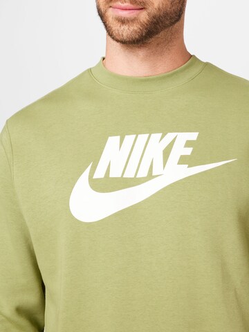 Sweat de sport Nike Sportswear en vert